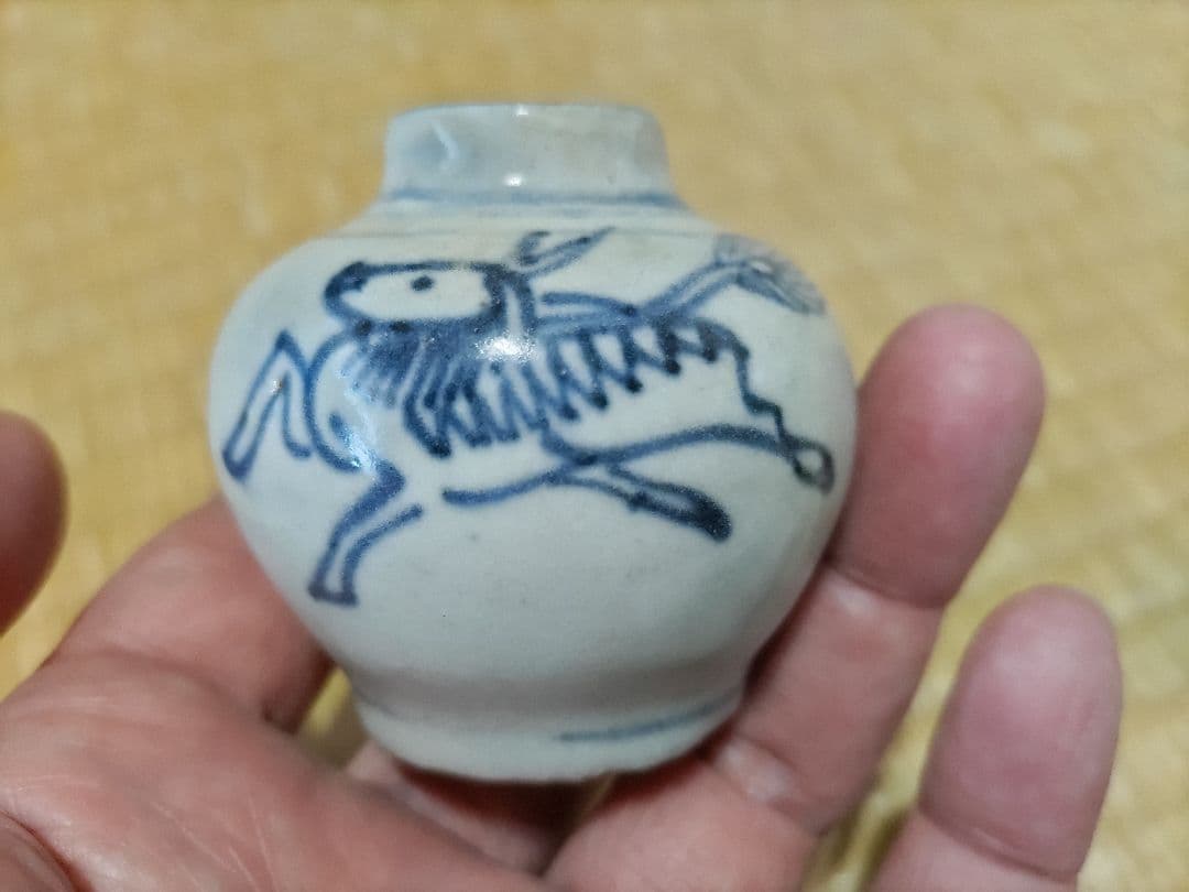 古染付　中国　小壷　麒麟　無傷　高5.8ｃｍ 楽天市場】景徳鎮 染付麒麟文壺 高さ約23.5cm 中国美術 陶磁器 希少