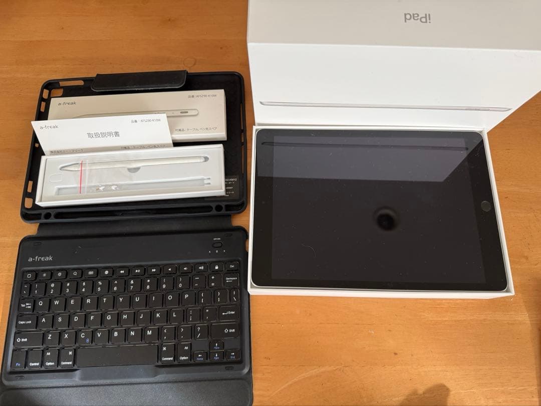 AppleiPad (第9世代) 64GBWi-Fi+Cellular &付属品 Amazon.co.jp: 【整備済み品】 Apple iPad (第9世代) Wi-Fi +