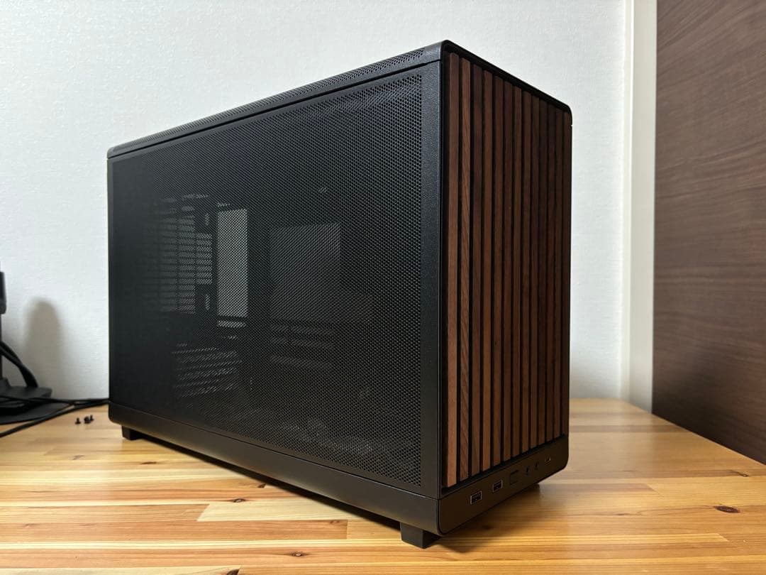 PCケース(自作PC用) LIAN LI A3-mATX-WD LIAN LI A3-mATX-WD [ブラック(ウッドエディション)] 価格比較 - 価格.com