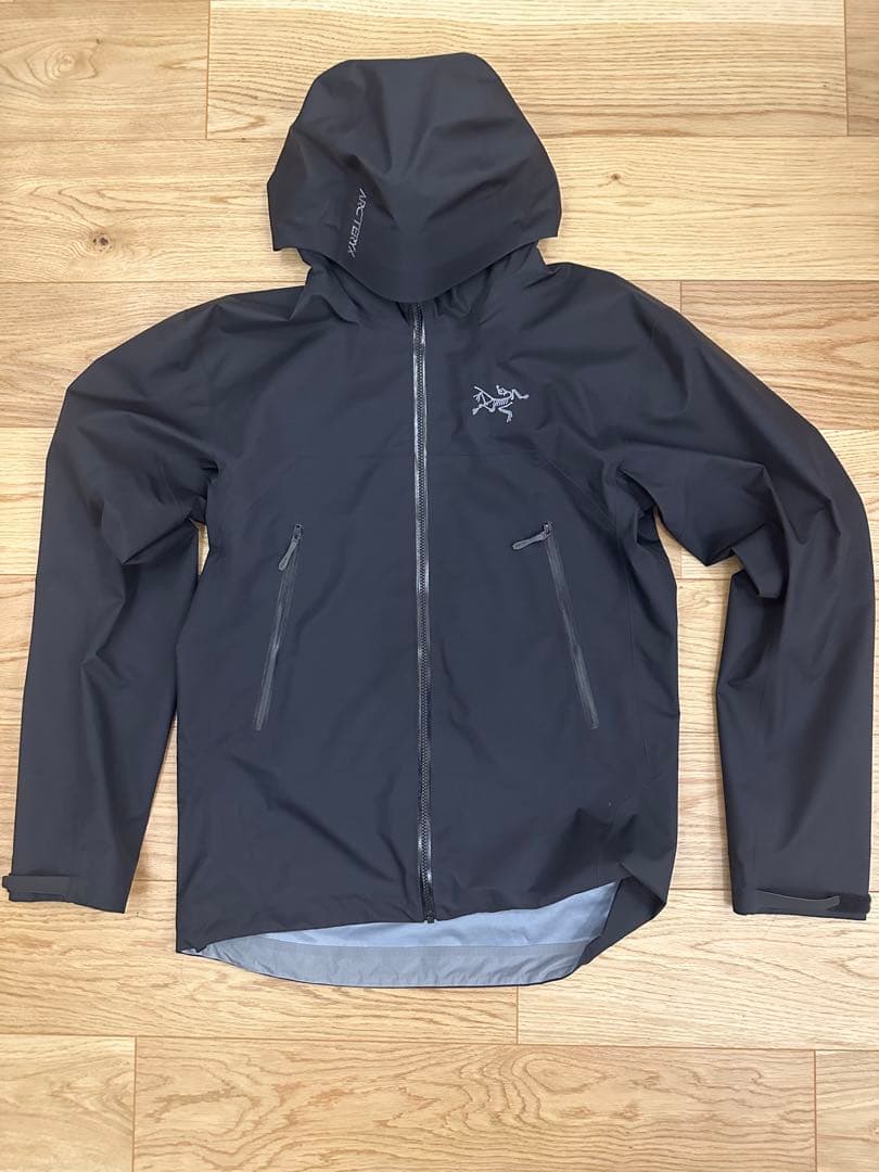 ARC'TERYX ブラック マウンテンパーカー XS/TP - メルカリ