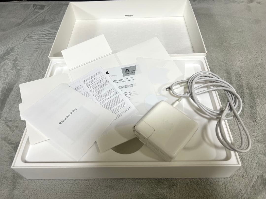 ジャンク】MacBook Pro 13インチ 2017 61W純正アダプタ付き - メルカリ