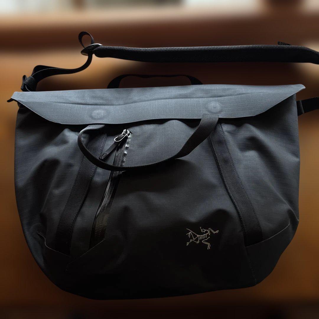 アークテリクス　グランヴィル ショルダー バッグ × 1 Black Granville Shoulder Bag （グランヴィル ショルダー バッグ）ARC`TERYX