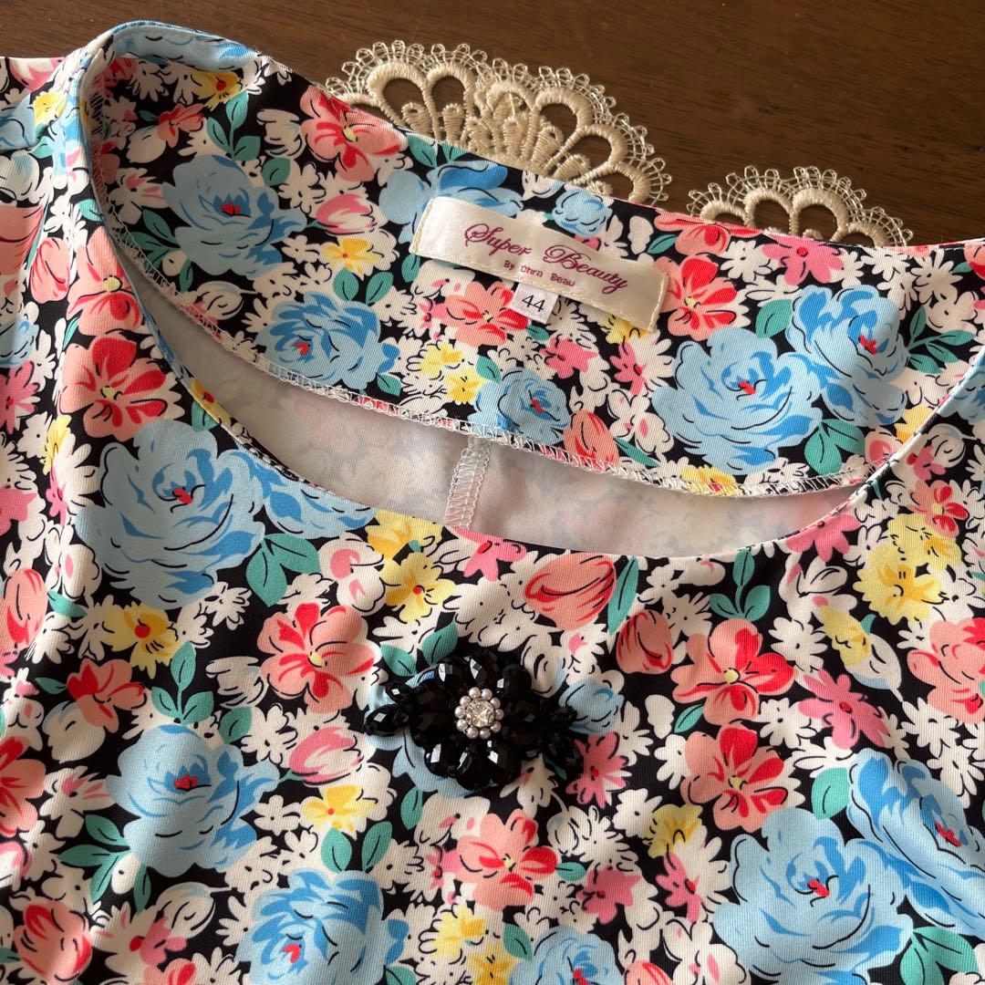 美品 大きいサイズ44 スーパービューティー 花柄ストレッチワンピース