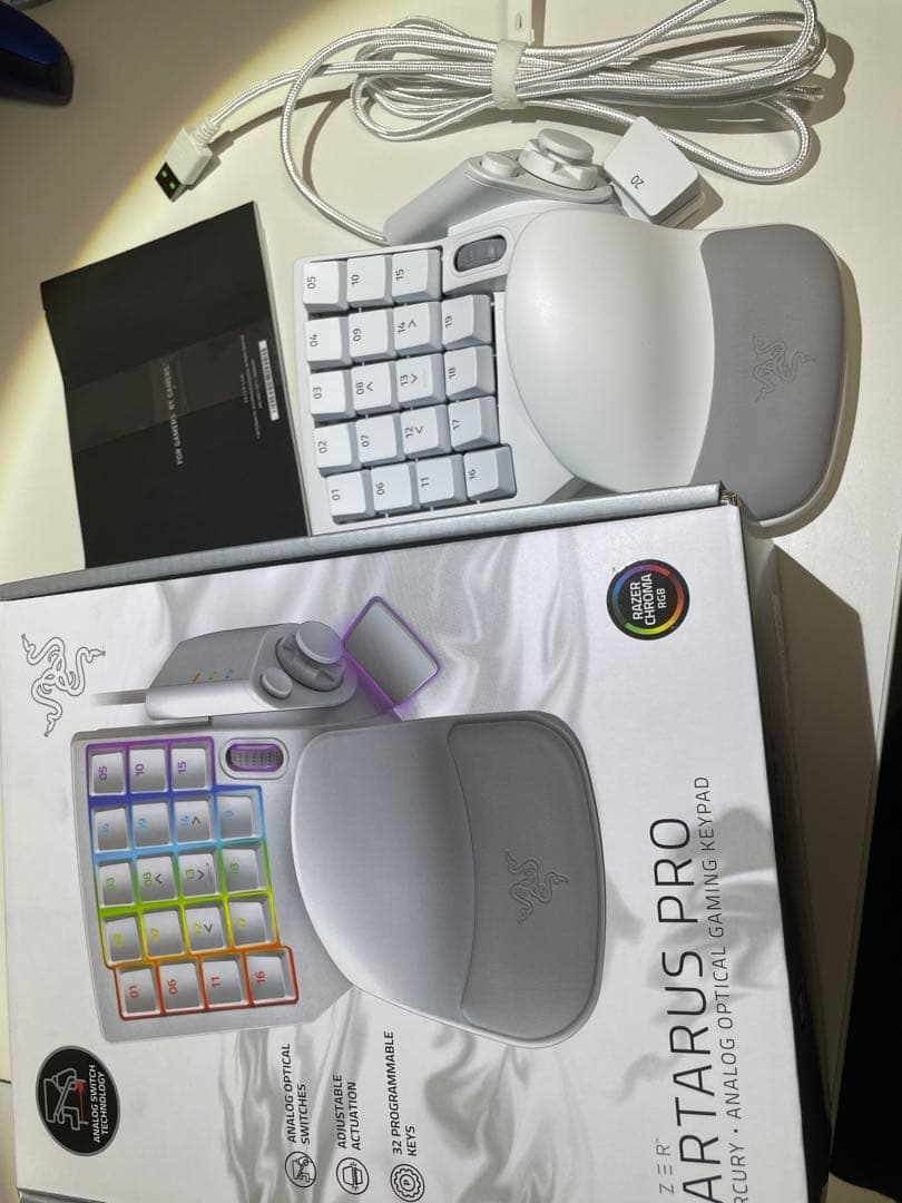 Razer TARTARUS PRO ホワイトゲーミングキーパッド　左手デバイス Amazon.co.jp: Razer Tartarus Pro Mercury White 左手キーパッド 20個