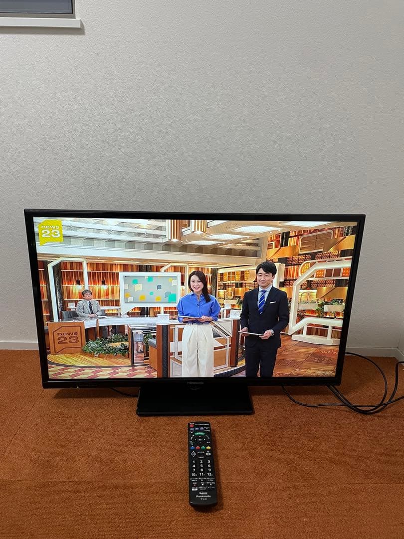 パナソニック　液晶テレビ 32V型　地上/BS/110度CSデジタルハイビジョン