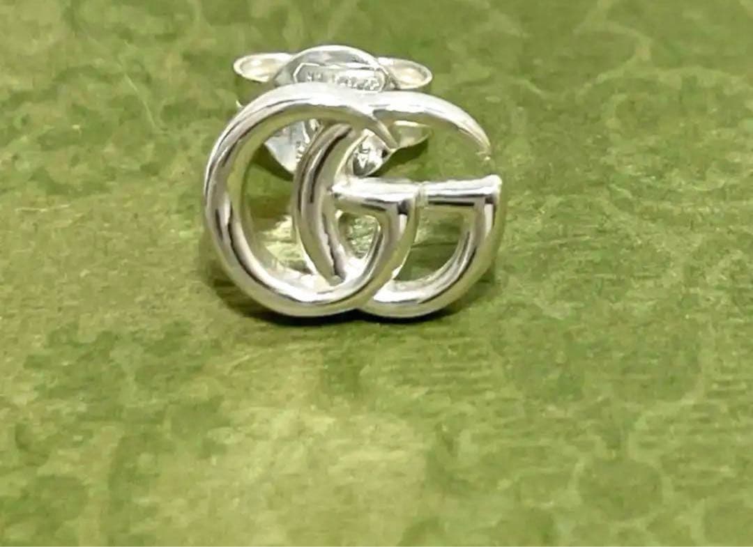 GUCCI グッチ ピアス ダブルG 箱付き シルバー GUCCI（グッチ） ダブルG ピアス シルバー YBD770758001 / 770758