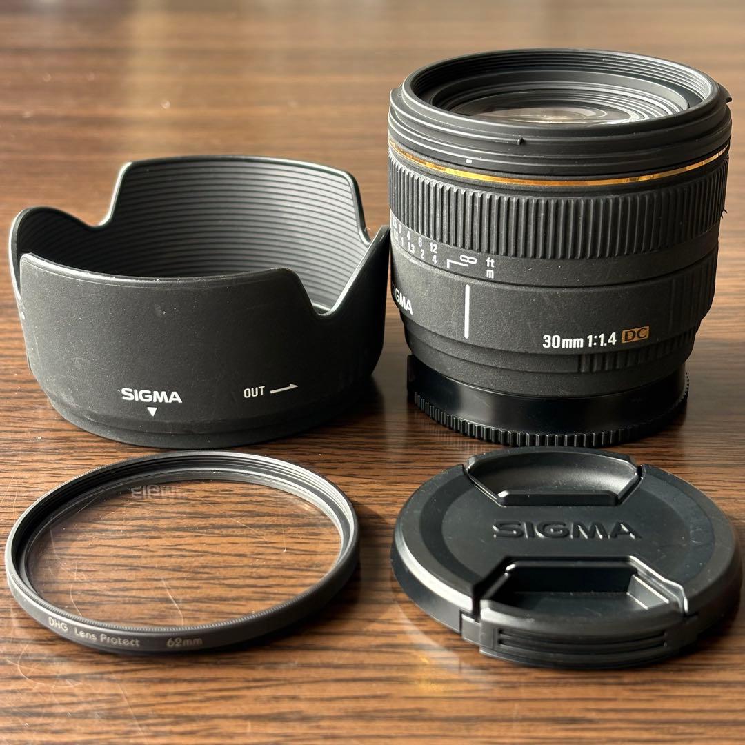 SIGMA 30mm F1.4 EX DC 単焦点レンズフード・フィルター付