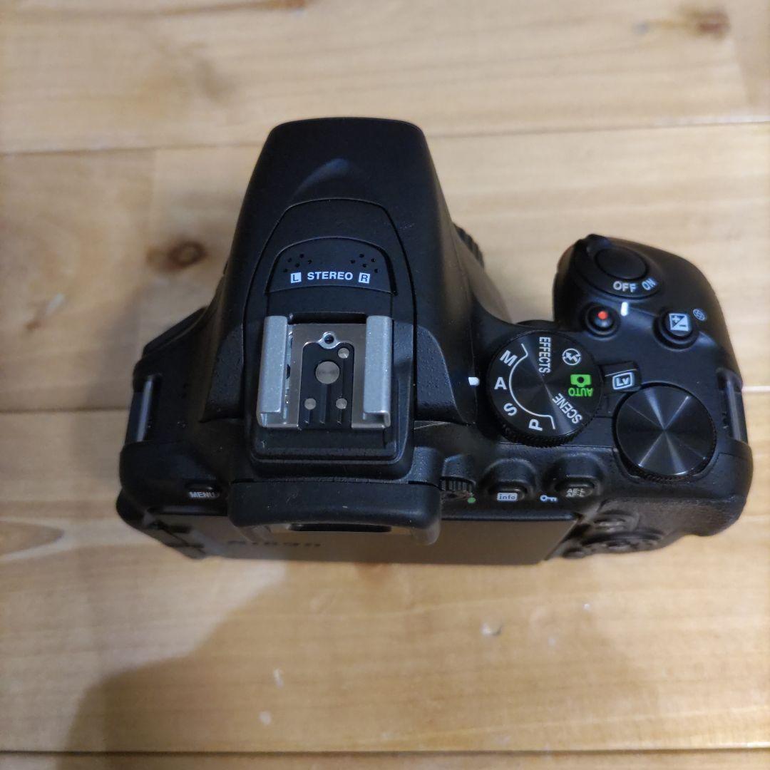 ニコン　D5600　ダブルズームキット　②