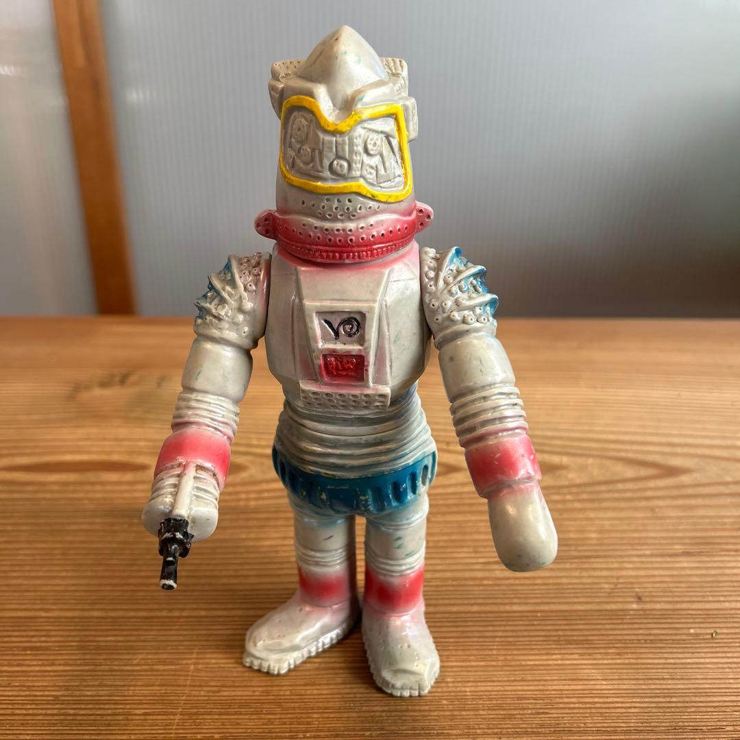 マルサン　ユートム　ソフビ　ウルトラセブン　当時物 Yahoo!オークション -「ユートム ソフビ」の落札相場・落札価格