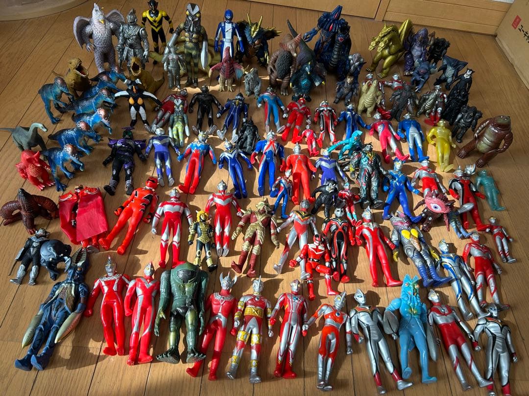 【大量約100体】ウルトラマン 怪獣 ソフビ まとめ売り ウルトラマン 怪獣シリーズ 旧ウルトラ怪獣 まとめ売り43体！ 当時物