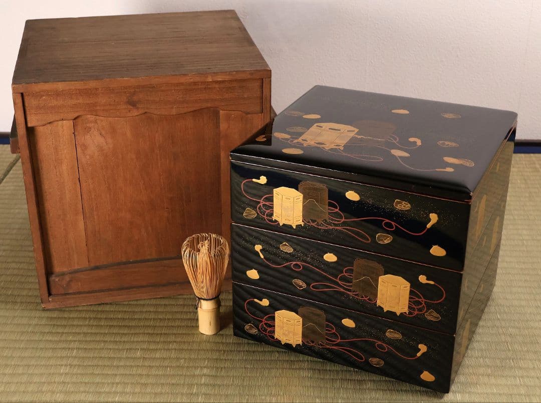 木製漆器 貝桶 金蒔絵 三段 重箱 黒塗 朱塗 梨地 雛 漆芸【MA745】 木製漆器 貝桶 金蒔絵 三段 重箱 黒塗 朱塗 梨地 雛 漆芸【MA745