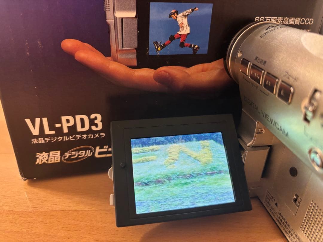 美品】SHARP VL-PD3 ビデオカメラ 本体と付属品 - メルカリ