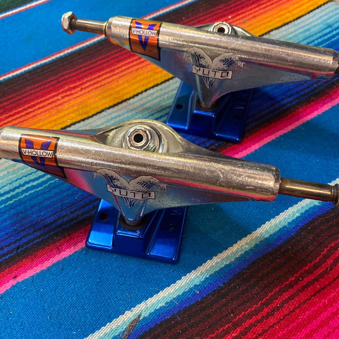 ベンチャー堀込モデルV-HOLLOW YUTO トラック シルバー/ブルー Venture Yuto V-Hollows Great Wave Silver & Blue 5.6 Skateboard