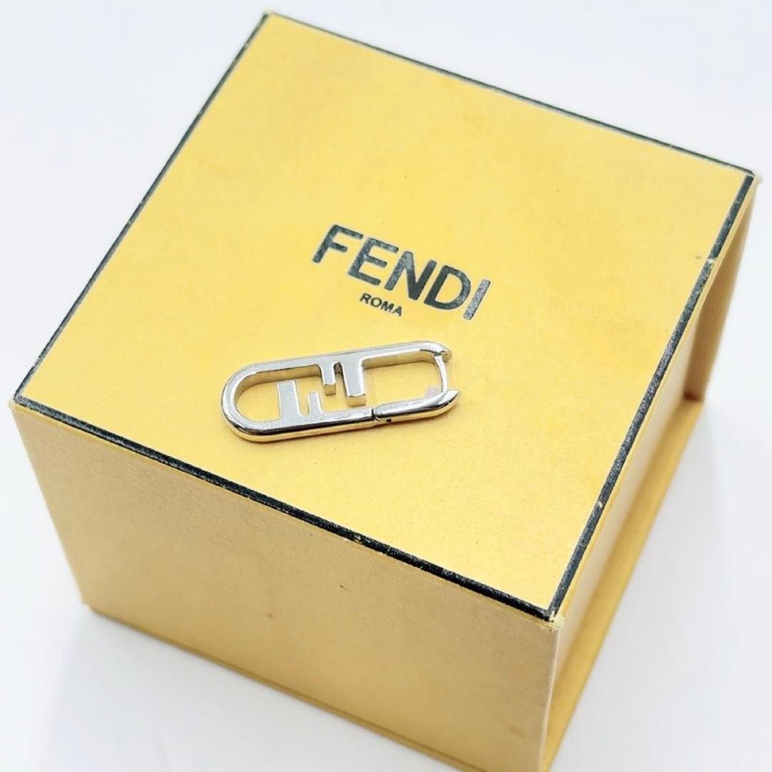 FENDI フェンディ オーロック ピアス 片耳 シルバー - メルカリ
