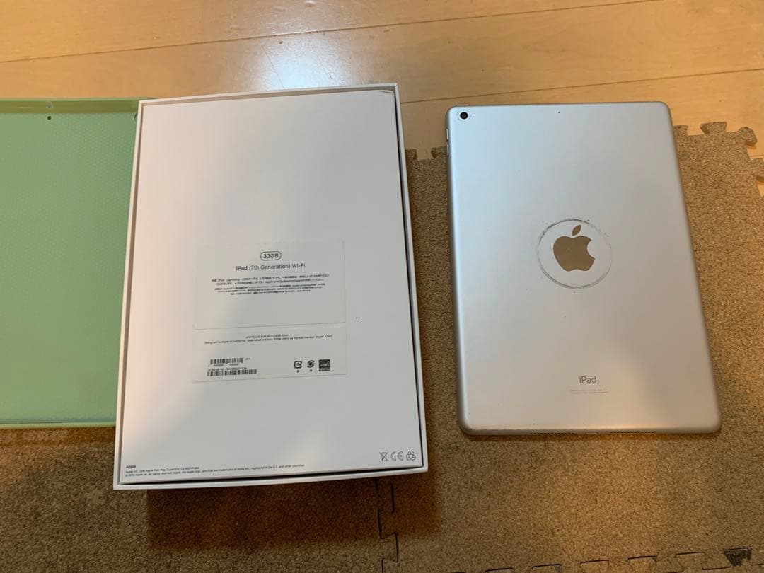 ジャンク 【ロック解除済】iPad 第7世代 32GB 液晶OK・新品バッテリー