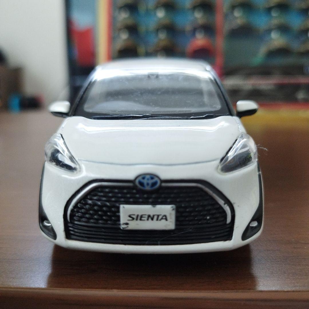 非売品トヨタ Sientaハイブリッド 1/30ミニカー ホワイト 非売品トヨタ Sientaハイブリッド 1/30ミニカー ホワイト - メルカリ