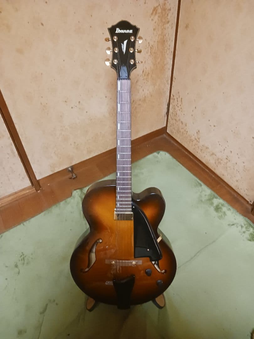 IbanezのAFC71のフルアコースティックギター Ibanez アイバニーズ AFC71 VLS フルアコ エレキギター ホロウボディ