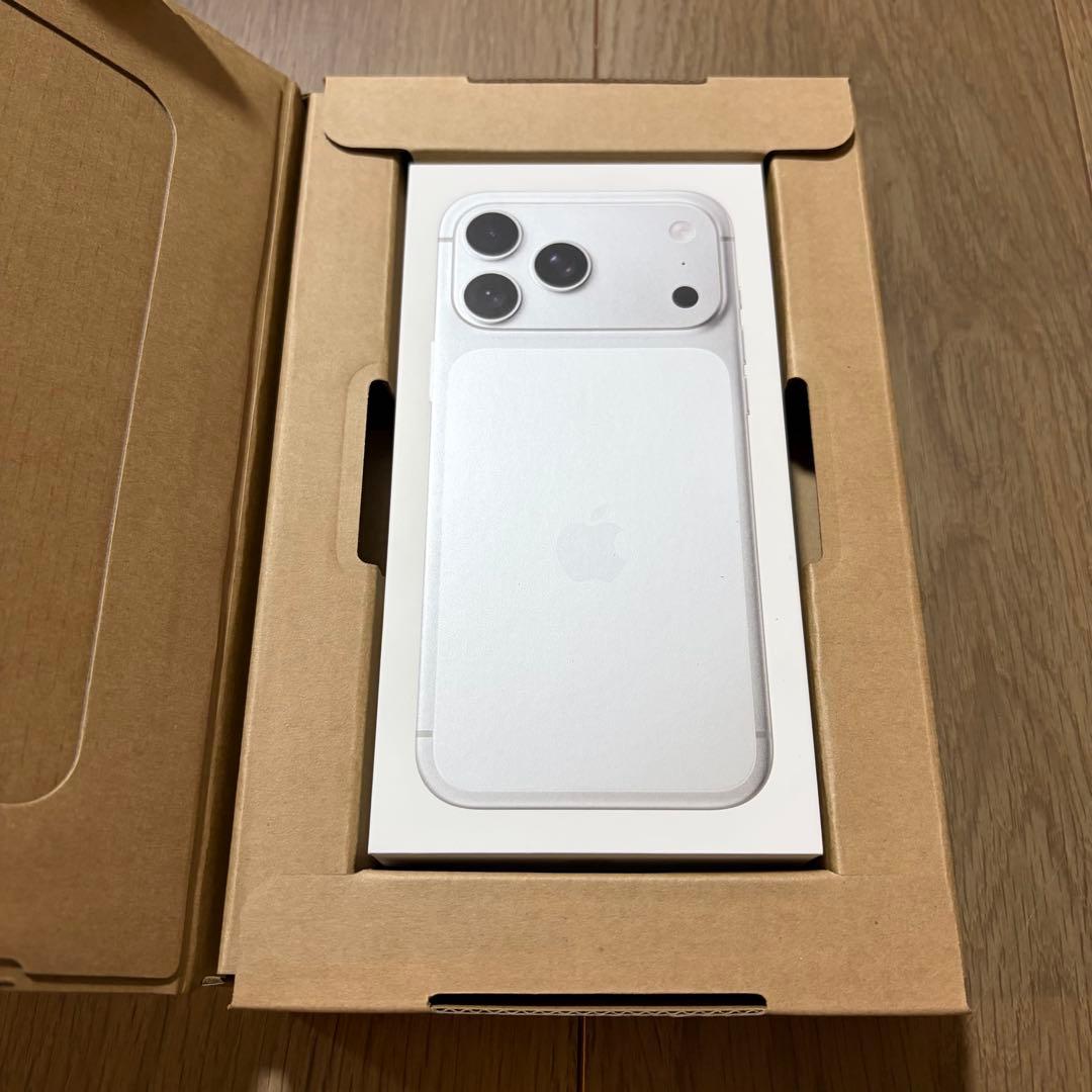 【新品・未開封】iPhone17ProMax 256GB シルバー iPhone 17 Pro 『新品未開封』iPhone 256GB SIMフリー [シルバー